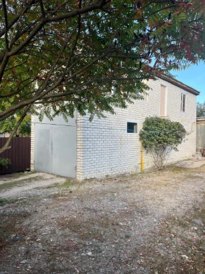 For Sale: House in Desniansky District