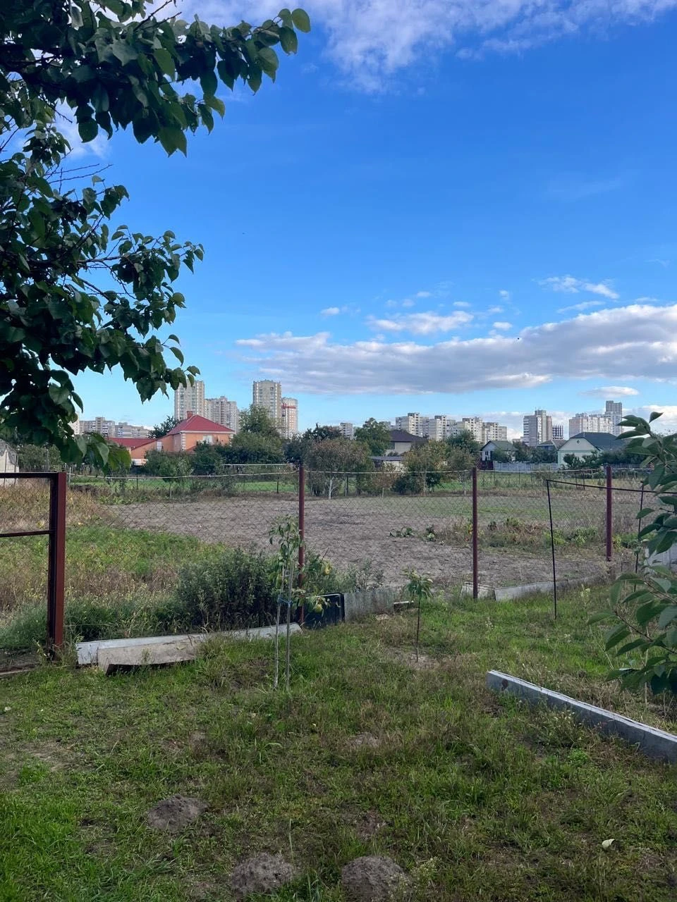 For Sale: House in Desniansky District