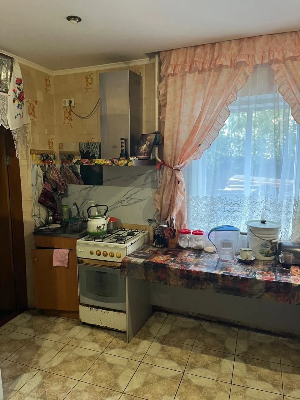 For Sale: House in Desniansky District