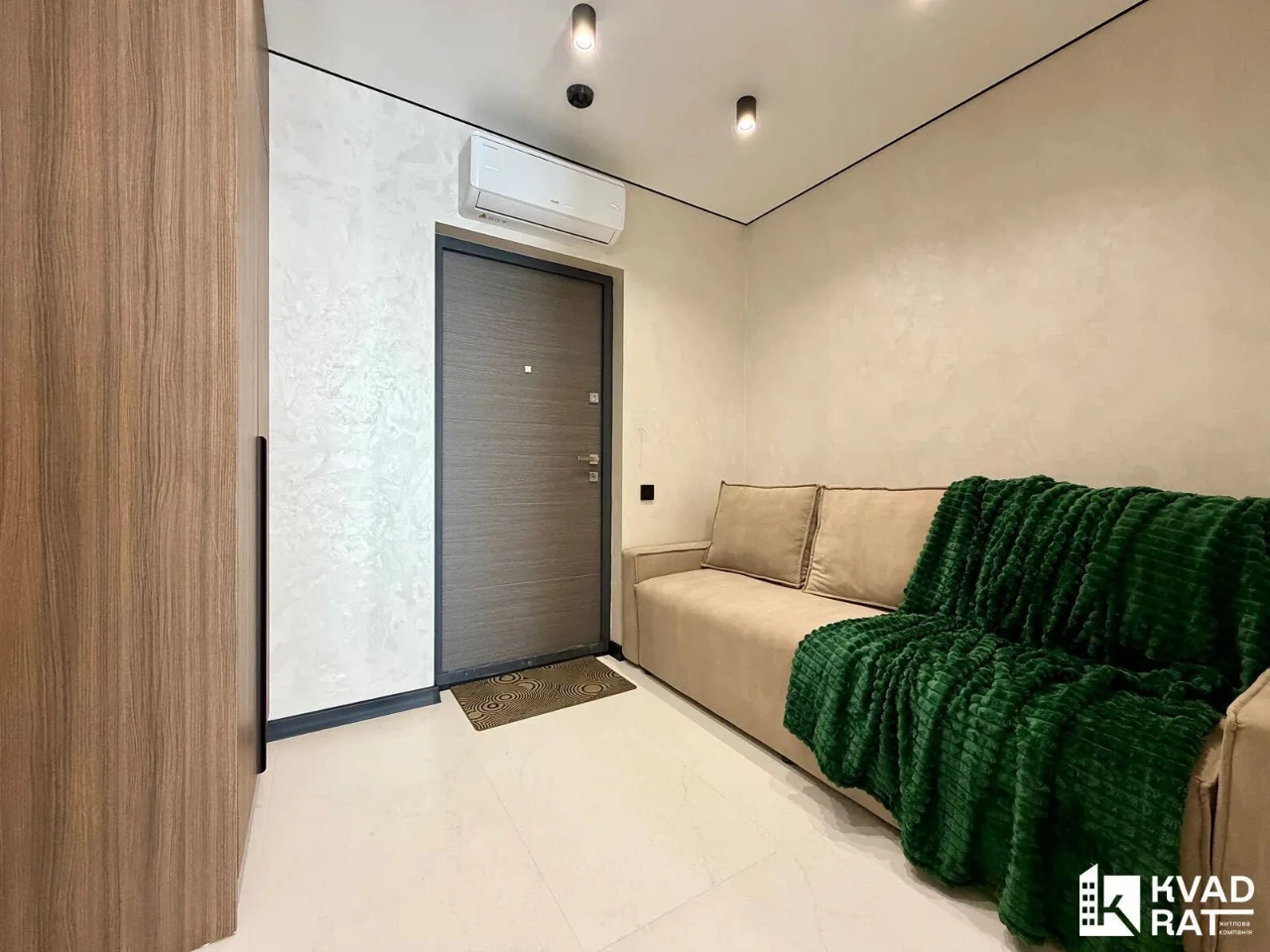 High-Quality One-Bedroom Apartment with River View