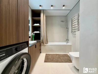 High-Quality One-Bedroom Apartment with River View