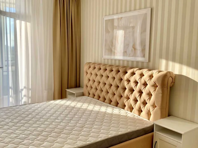 Apartment. Дніprovska naberezna, вул.