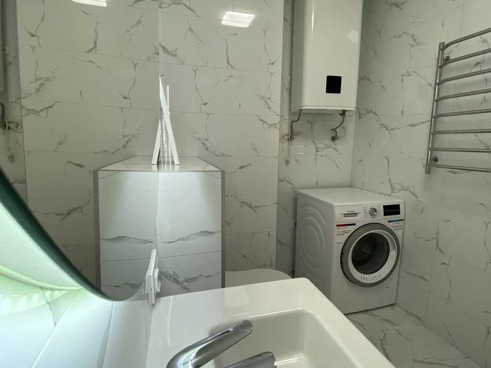 Apartment. Дніprovska naberezna, вул.