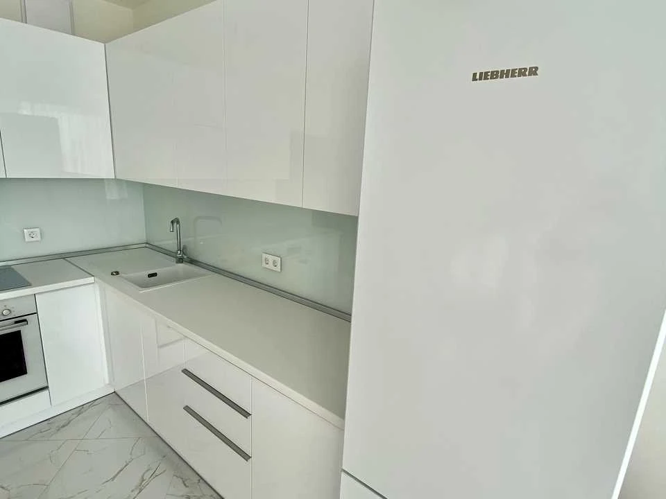 Apartment. Дніprovska naberezna, вул.