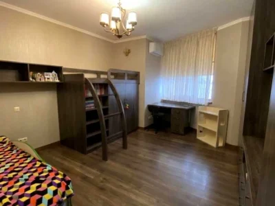 Квартира. Київ, Урлівська вул.