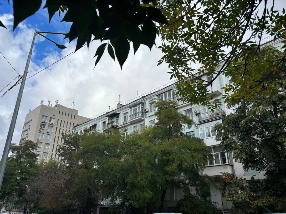 Продається двокімнатна квартира (52 м²) в Києві, Голосіївський район
