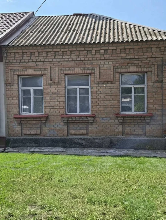 For Sale: Semi-detached house with a separate yard on Kushchivka