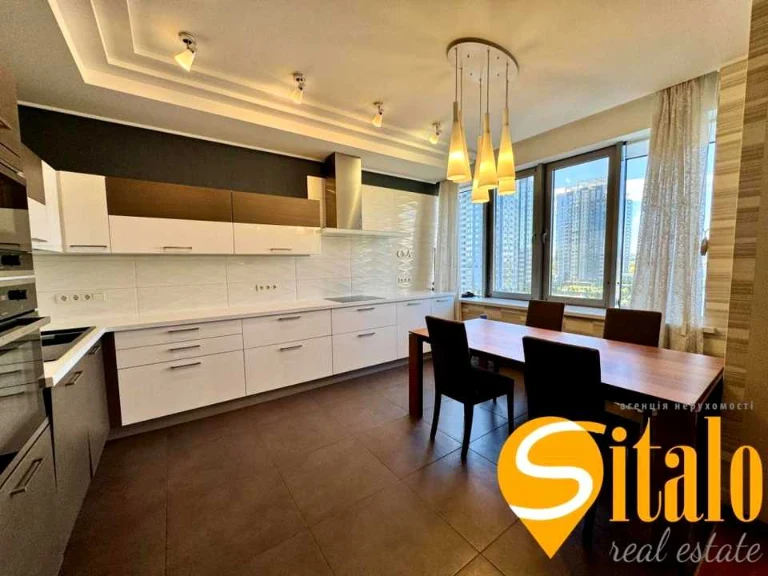 Apartment. Kyiv, Dnieprovska naberezhna st.