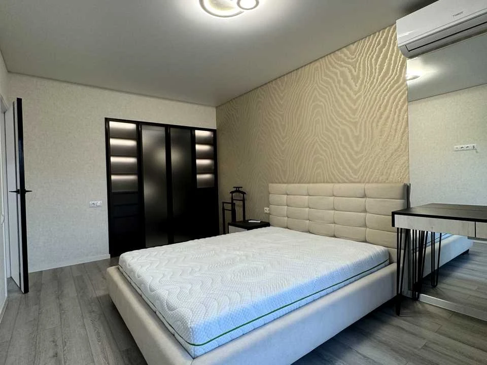 Apartment. Dnipro, Vadima Zhukova st.