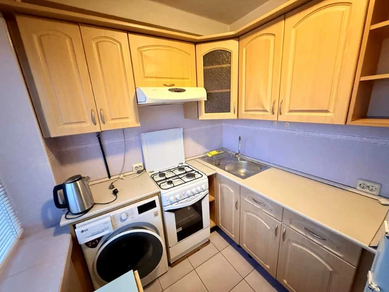 Apartment. Voskresenskogo Prospect, Kyiv