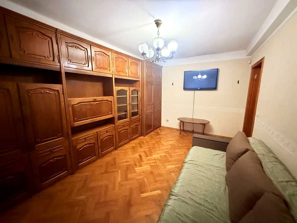 Квартира. Киев, Воскресенский проспект.