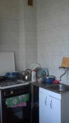Продам ізольовану 1-кімнатну квартиру біля метро Левада та Спортив