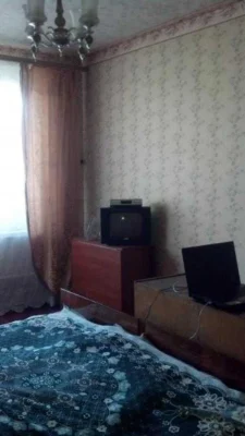 Продам ізольовану 1-кімнатну квартиру біля метро Левада та Спортив