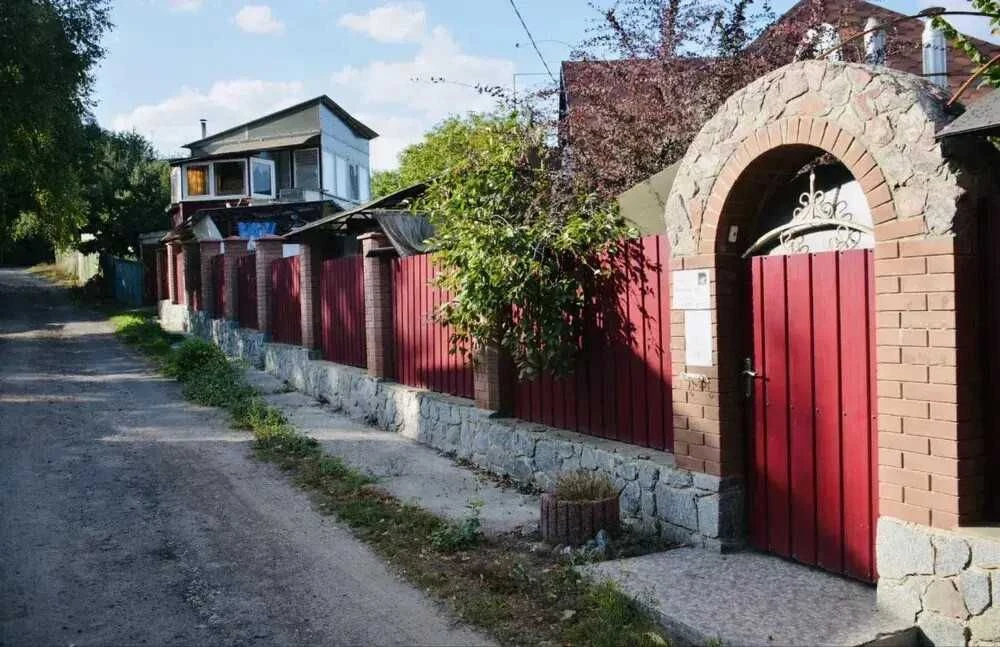 House for Sale in Poltava with Ready Space for Living and Business