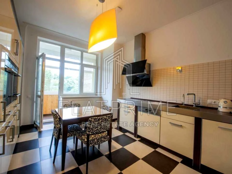 Квартира. Київ, Мокра вул.