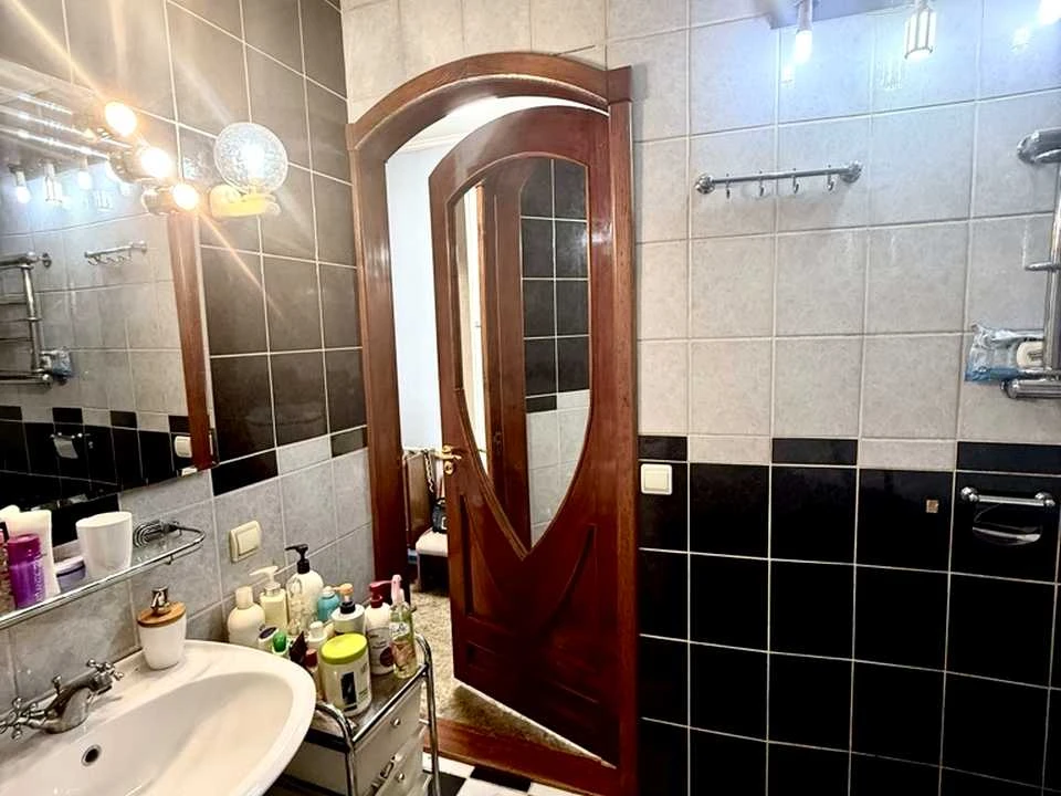 Apartment. Kharkiv, Ludviga Svobody Ave.