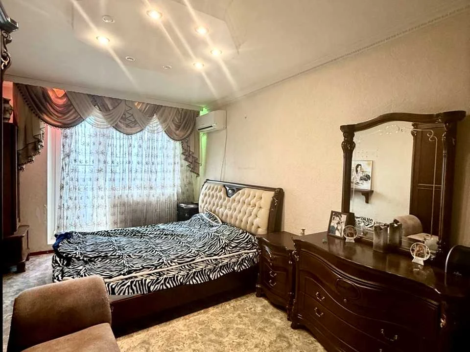 Apartment. Kharkiv, Ludviga Svobody Ave.