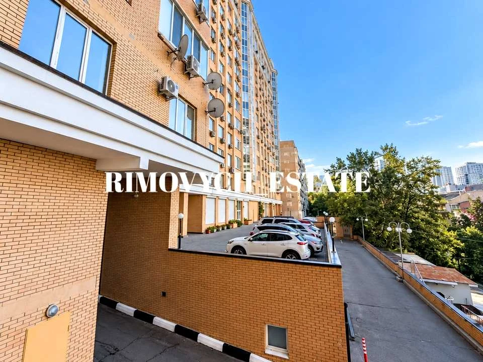 Квартира. Київ, вулиця Василя Тютюнника