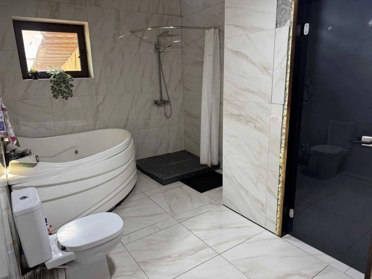 For Sale: 3-room house in Kyiv, Dniprodzy, Lesova st.