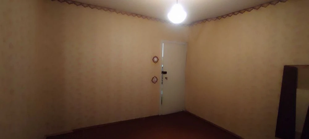 Продам велику! 3 лоджії! 2-к.квартиру на ж/м Лівобережний-3!