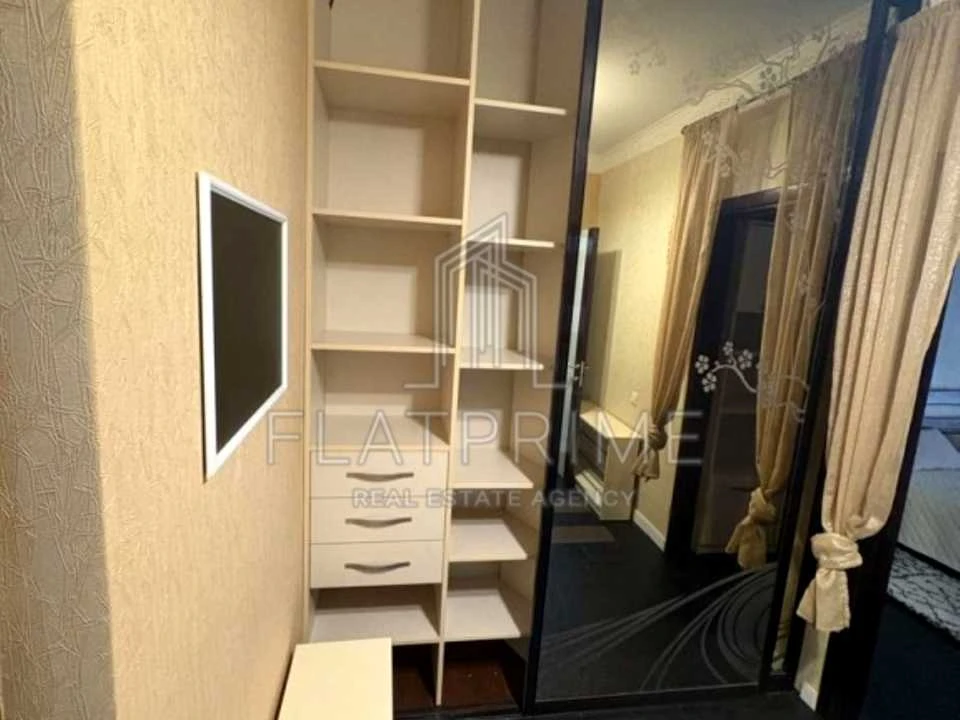 Apartment. Regeratorna Street, Kyiv