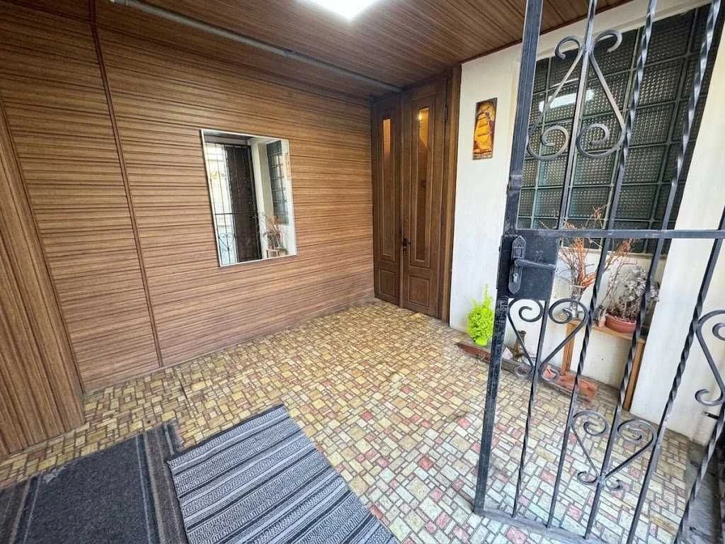 Продається півособняк і земельна ділянка 3.2 сот, Івано-Фран