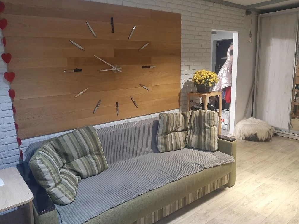 OWNER, NO COMMISSION. Selling 1 room apartment
