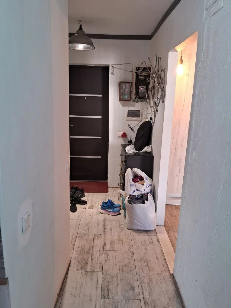 OWNER, NO COMMISSION. Selling 1 room apartment