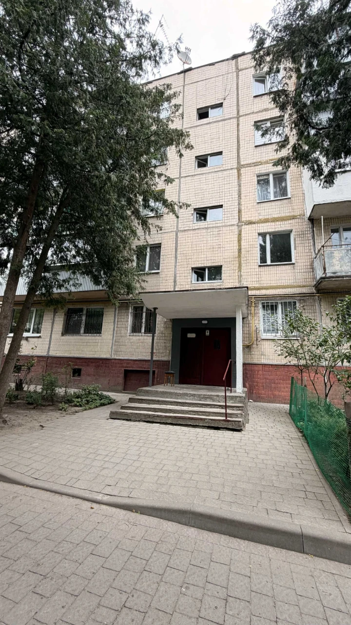 Продаж 2 кімнатної квартири по вул. Любінська