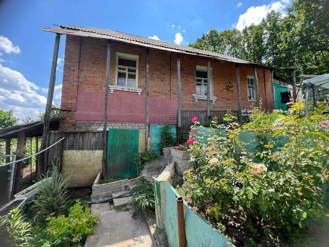 Продам будинок зі всіма зручностями в Харкові