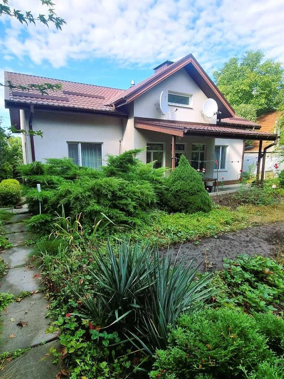 House for Sale: 8 Acres in Shatilovka, Pavlov Field, Botanical Garden