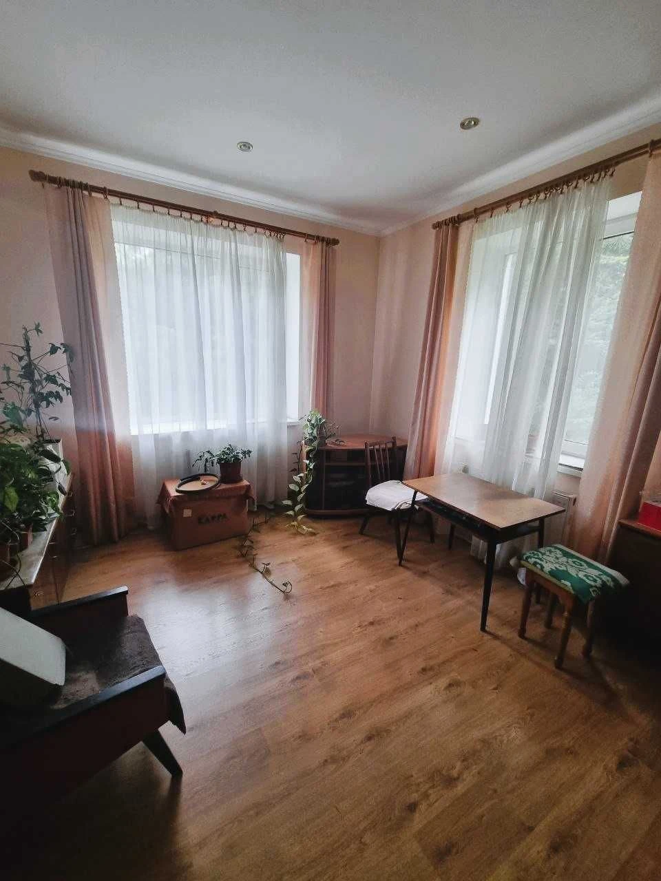 House for Sale: 8 Acres in Shatilovka, Pavlov Field, Botanical Garden