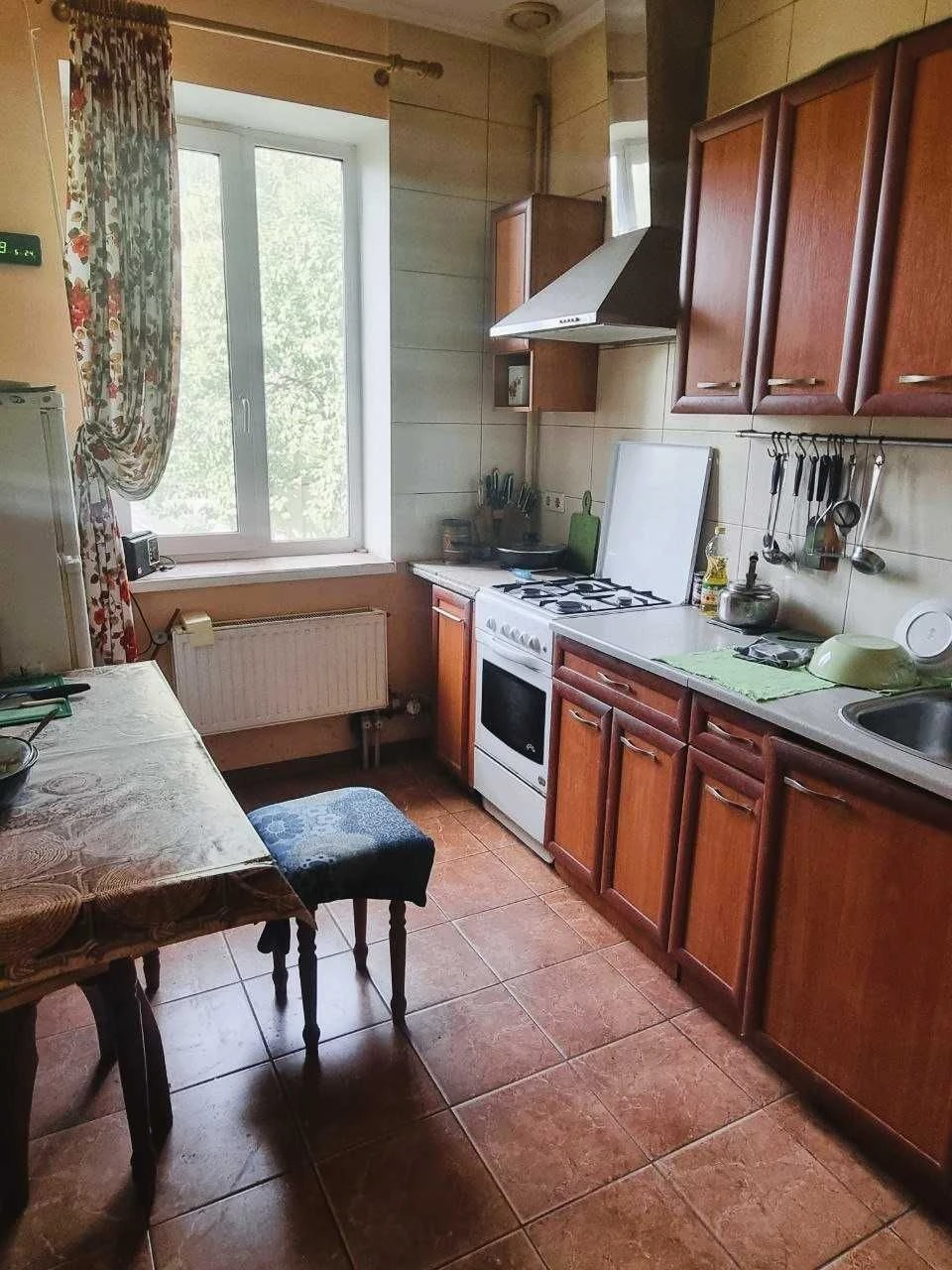 House for Sale: 8 Acres in Shatilovka, Pavlov Field, Botanical Garden