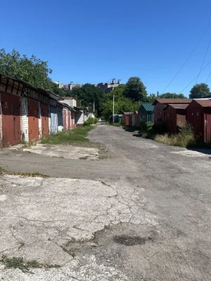 Моноліт. Гараж вул.1-ої Танкової бригади