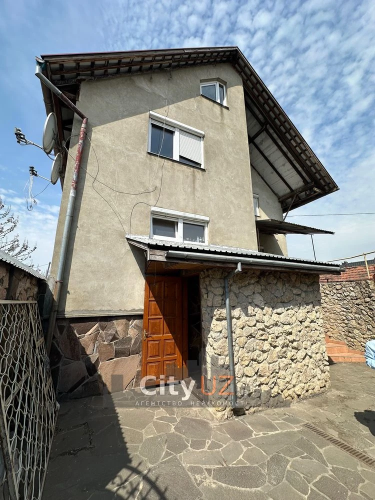 House for sale with business in Uzhhorod