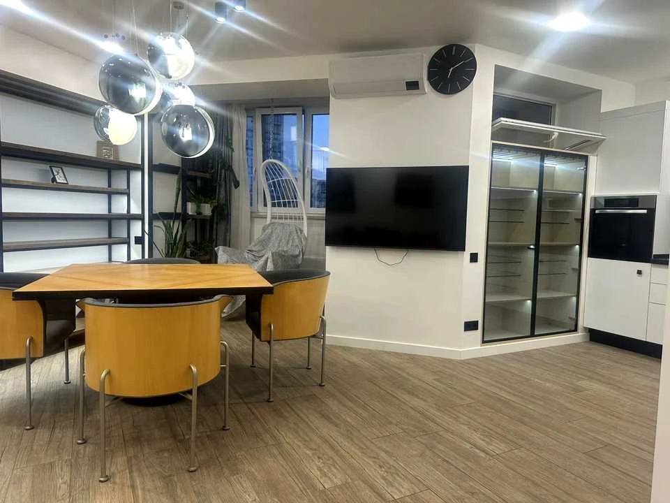 Apartment. Salutna St, Nivki, Kyiv