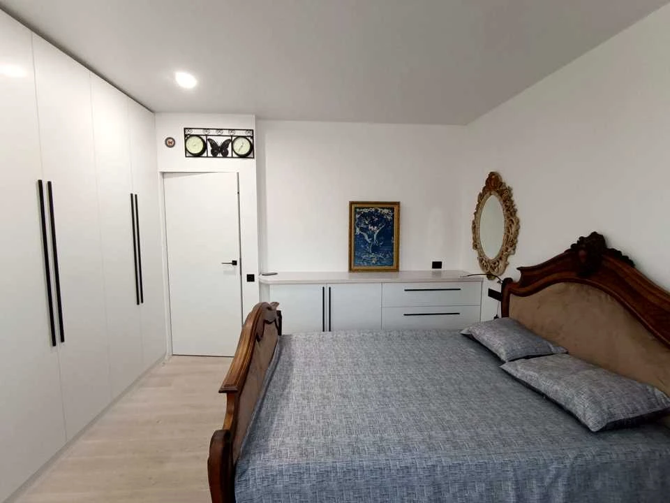 Apartment. Salutna St, Nivki, Kyiv