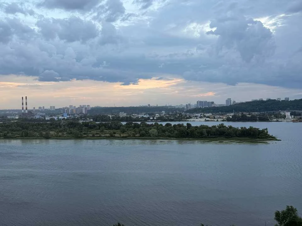 Квартира. Київ, Дніпровська набережна вул.