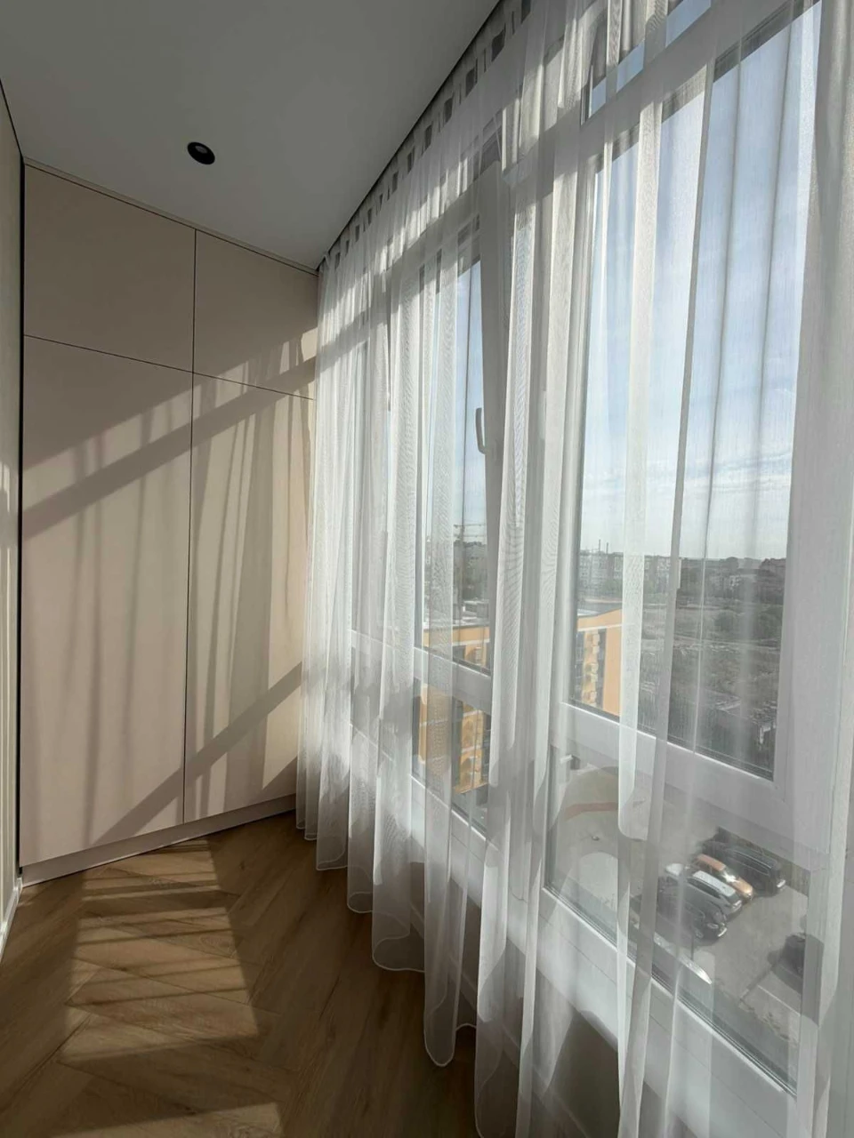 Three-bedroom apartment in the "Parkove Misto" residential complex.