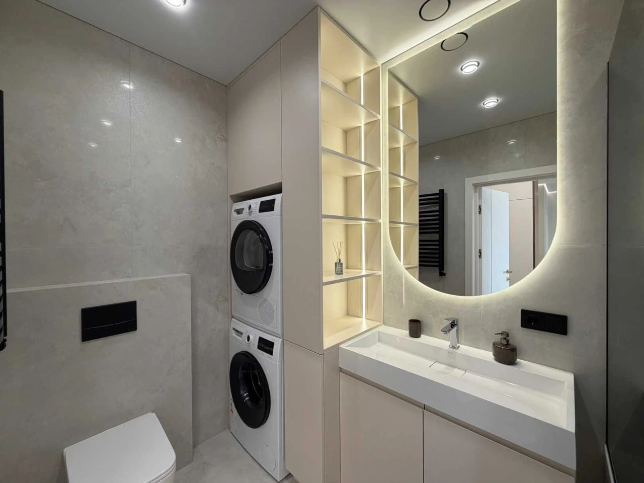 Three-bedroom apartment in the "Parkove Misto" residential complex.