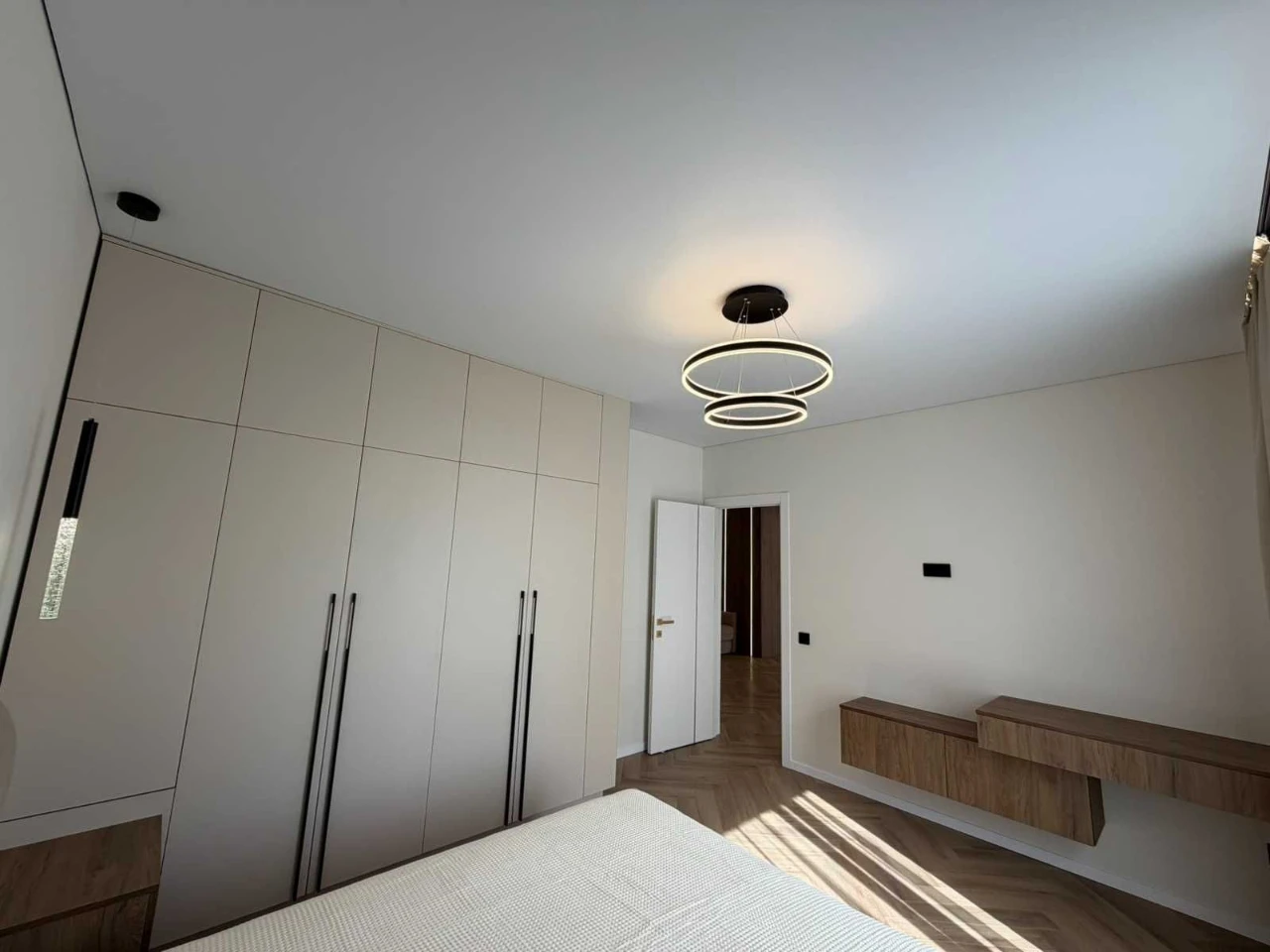 Three-bedroom apartment in the "Parkove Misto" residential complex.