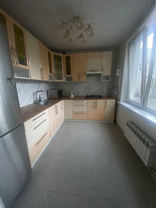 Selling my 3-room apartment, 522 sq.m., near the metro.