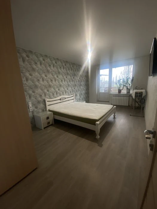 Selling my 3-room apartment, 522 sq.m., near the metro.