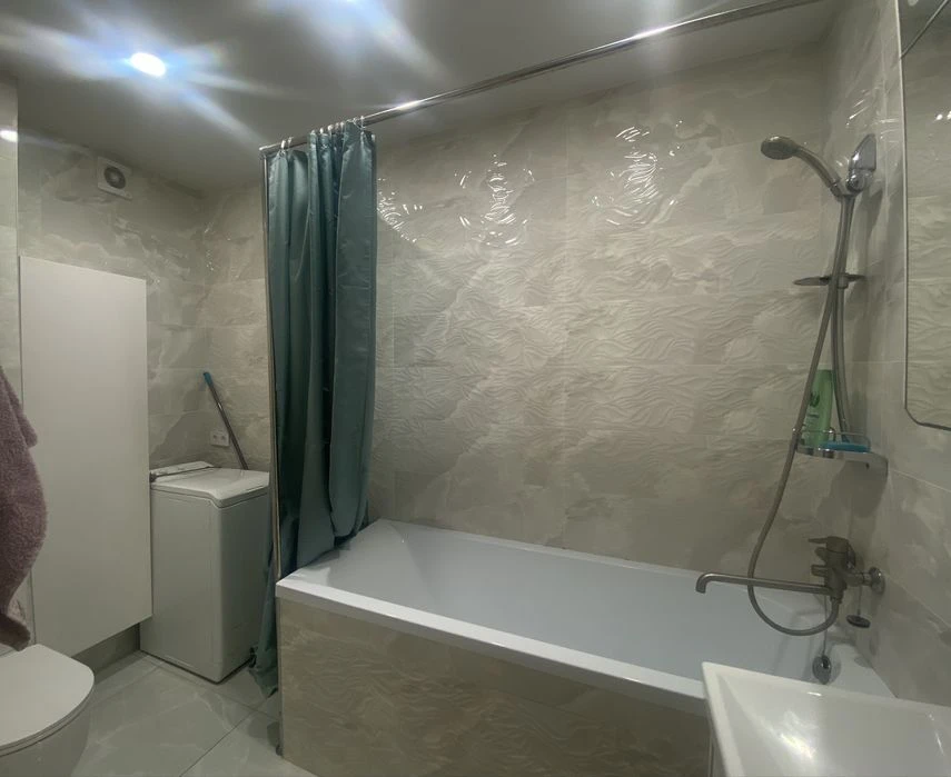 Selling my 3-room apartment, 522 sq.m., near the metro.