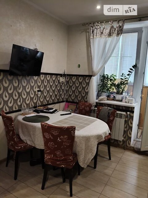 For sale 2-room apartment 76 sq. m. on Borispolska St. 6 • ID 346