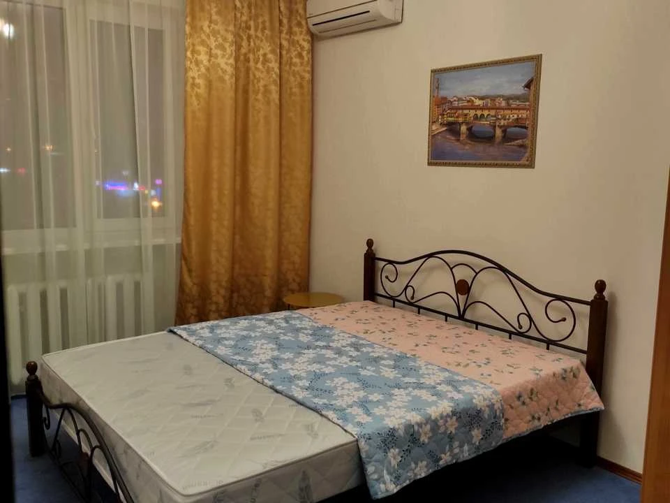 Квартира. Київ, Анни Ахматової вул.