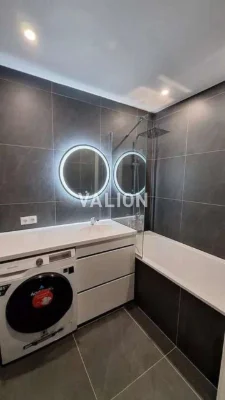 Sale of a 2-room apartment on вул. Ревуцького 54