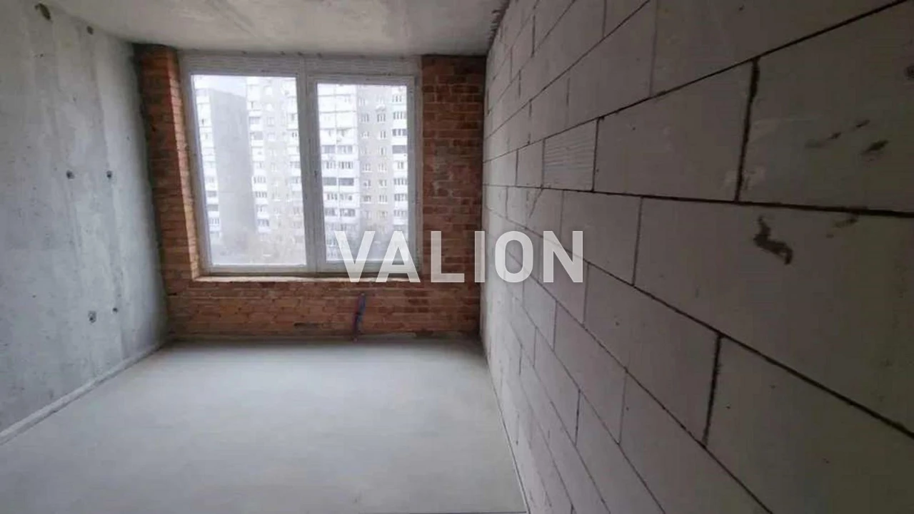 Sale of a 3-room apartment at 2 Sim'yi Kulkhenkov Street