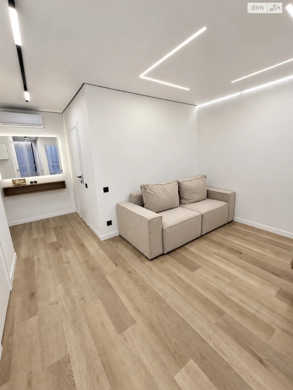 Apartment for Sale: Center