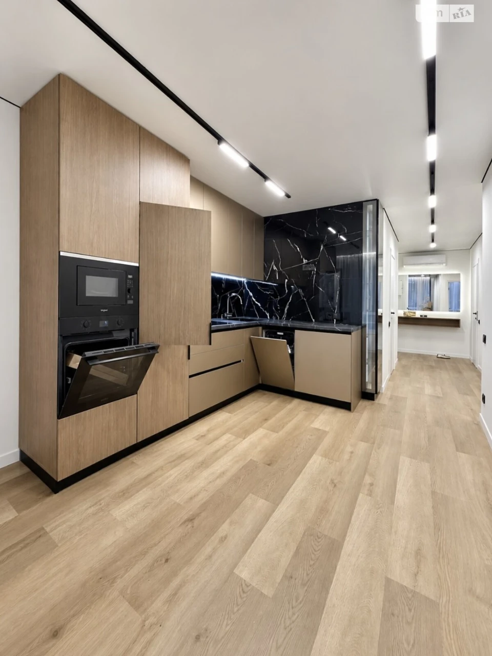 Apartment for Sale: Center